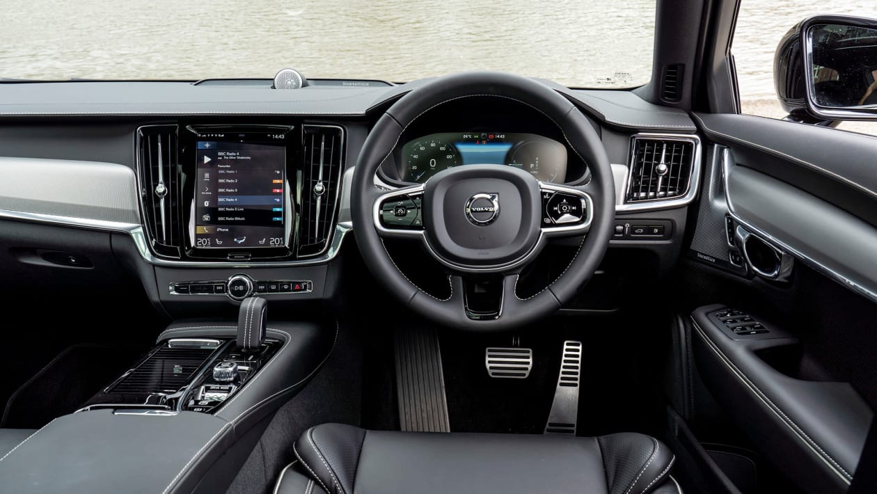 Volvo V90 estate Interior & comfort 2024 Carbuyer